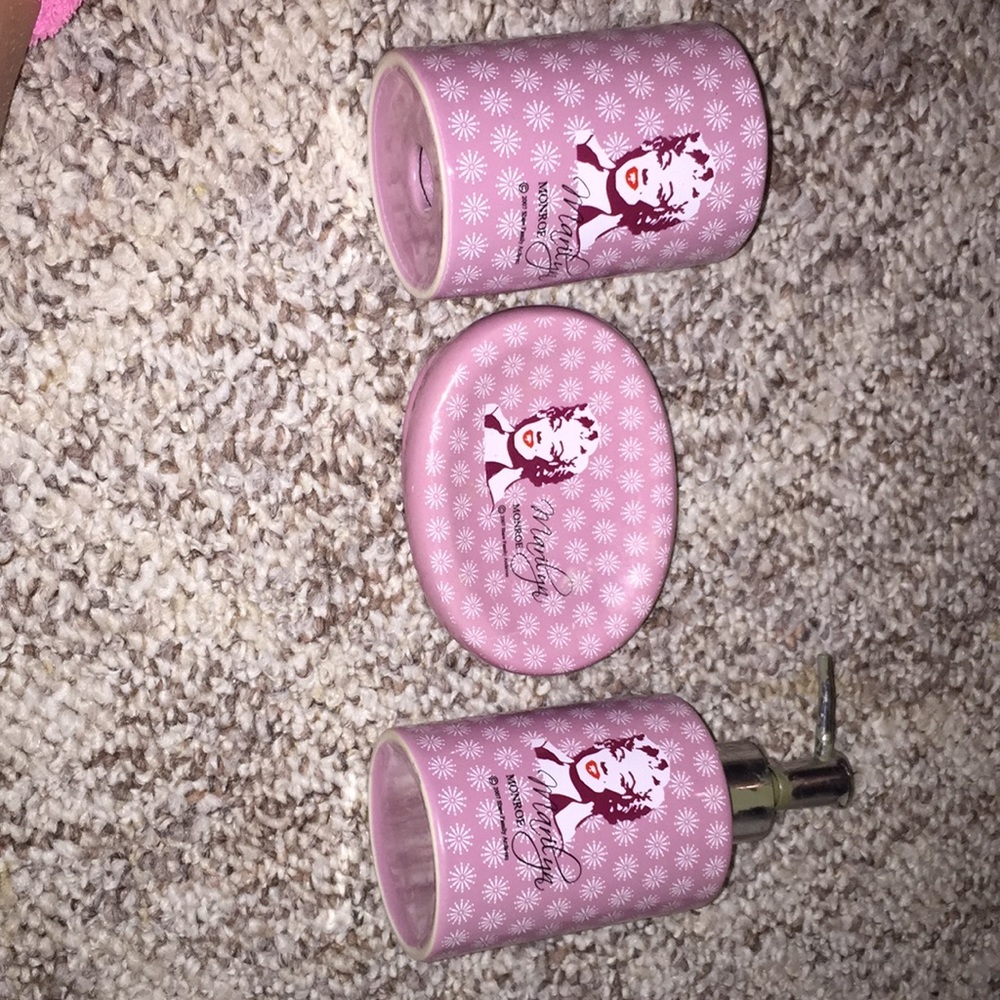 Marilyn Monroe Bathroom set